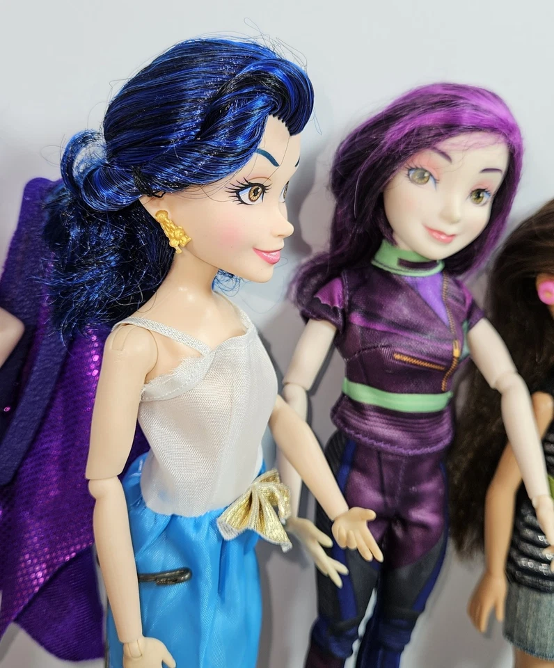 Lot Of 6 Hasbro Disney MGA Entertainment Descendants Ever After High - Image 3 of 4