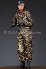 ALPINE MINIATURES 1:35 SET 35188 WWII GERMAN WSS PANZER COMMANDER  2 1 FIGURE 