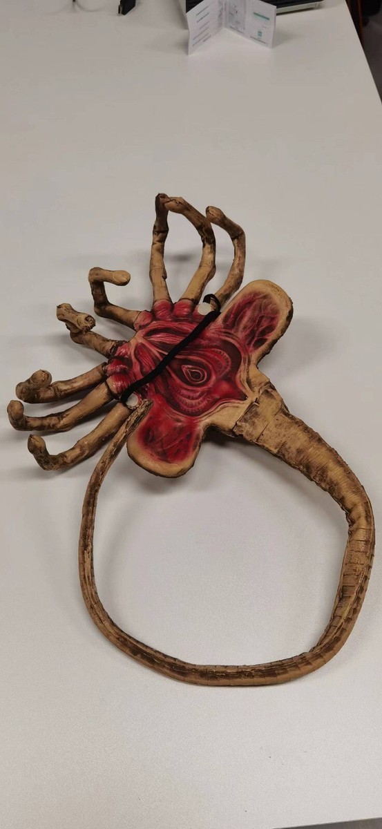 Alien Realistic 1:1 size facehugger model mask | eBay