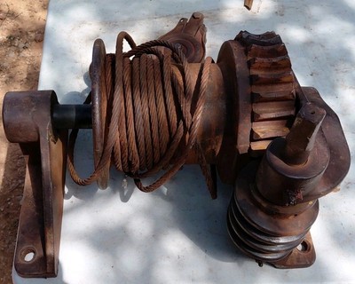 D. Round & Son Hand-Crank Drum Winch Logging Mining Farm Nautical Tool