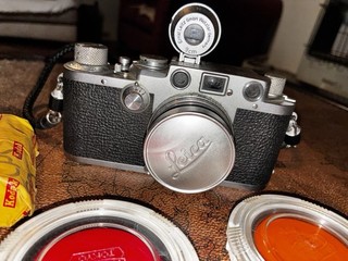 Leica Camera DRP Ernst Leitz Wetzlar Germany with Lenses and Case.