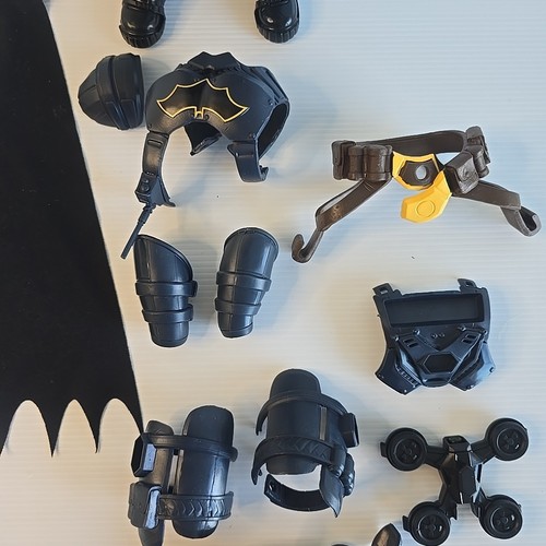 DC Batman Adventurers Action Figure 67809 30cm - Picture 3 of 10