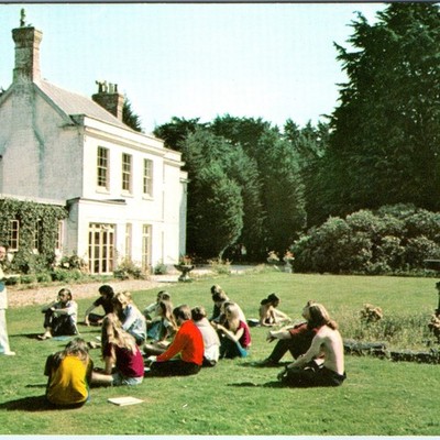 c1970s Arundel UK New England College Postcard Students British Campus Seminar