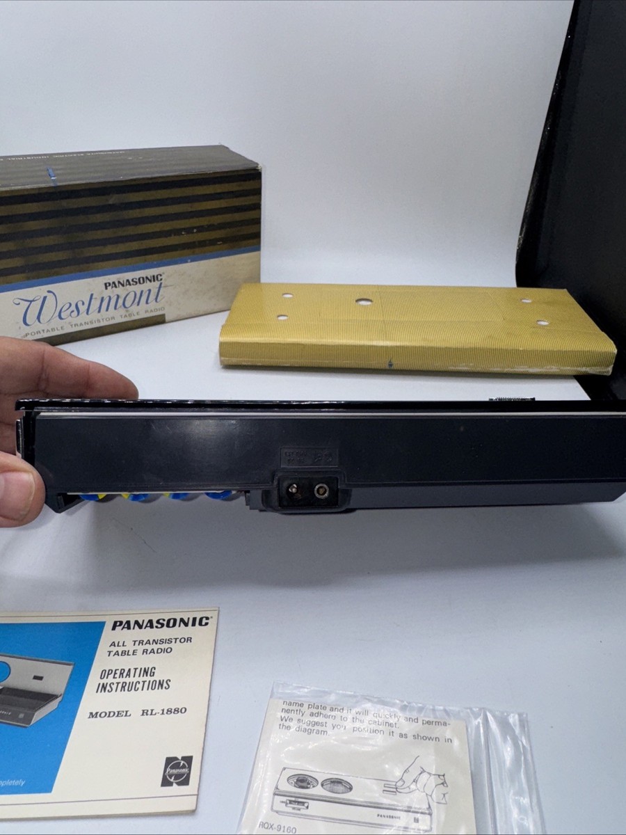 Vintage Panasonic Westmont RL-1880 Transistor Table Radio - Rare w