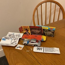 Corgi  261 .James Bond Aston Martin DB5  in Silver , Re-issue version NEW.