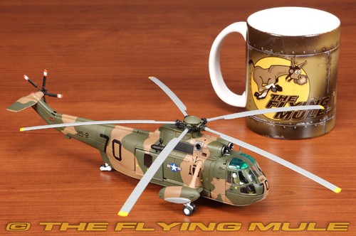 Corgi 1:72 SH-3A Sea King USN HS-2 Golden Falcons - Picture 4 of 8