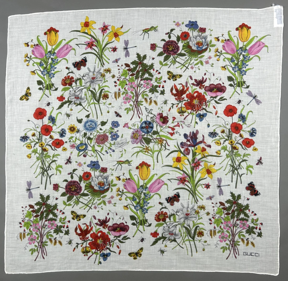 Authentique foulard vintage 