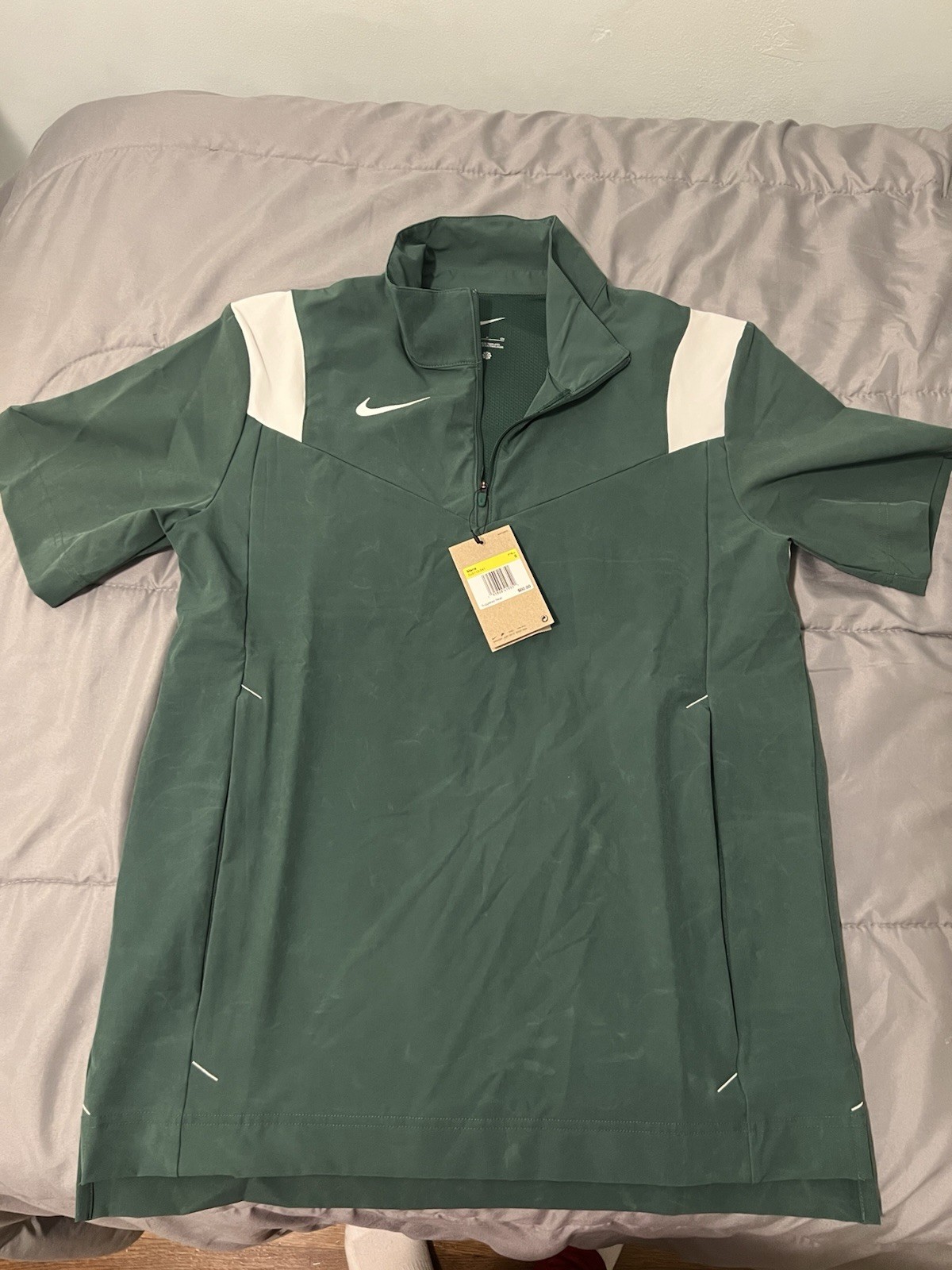 Nike Men's Green White Lightweight Polo Pullover Short Sleev