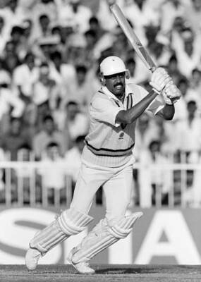 India Cricket Great, Test Captain Kapil Dev No 7 OLD LARGE PHOTO