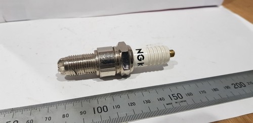 NGK SHOP DISPLAY PLASTIC/METAL SPARK PLUG. - Picture 3 of 10