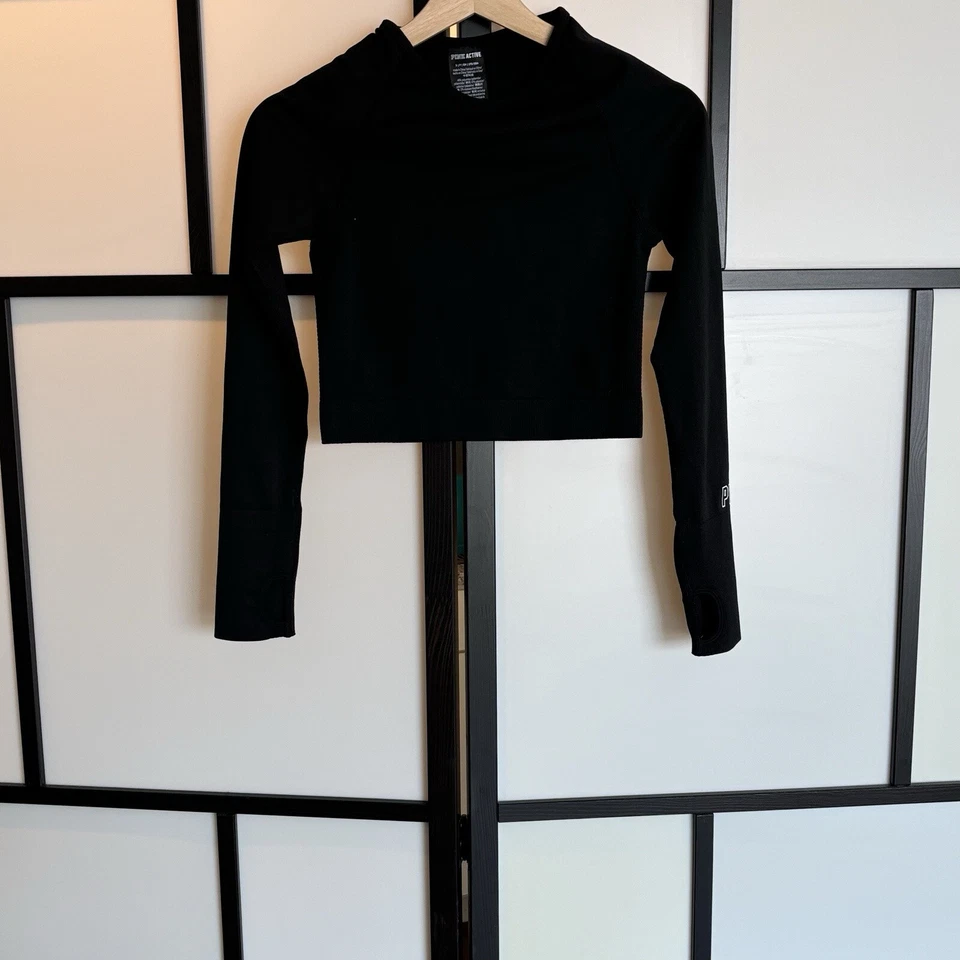 Top corto Victoria’s Secret ROSA activo manga larga negro talla pequeña. Gimnasio deportivo Foto 4 de 4