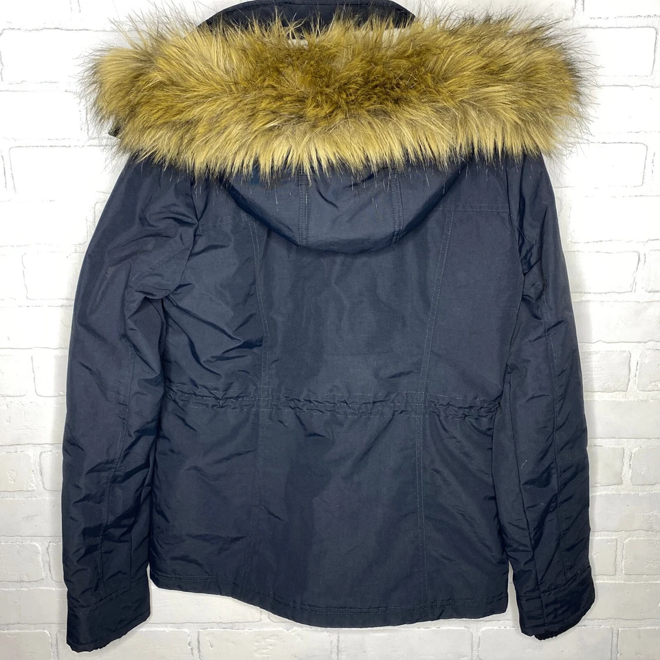 Chaqueta Parka Abercrombie & Fitch Forrada de Vellón con Capucha de Piel Talla Pequeña Foto 4 de 4