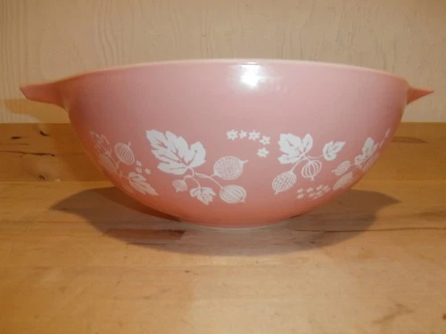 Vintage Pyrex large 2-handle gooseberry mixing bowl pink w/white leaves 4Qt EUC