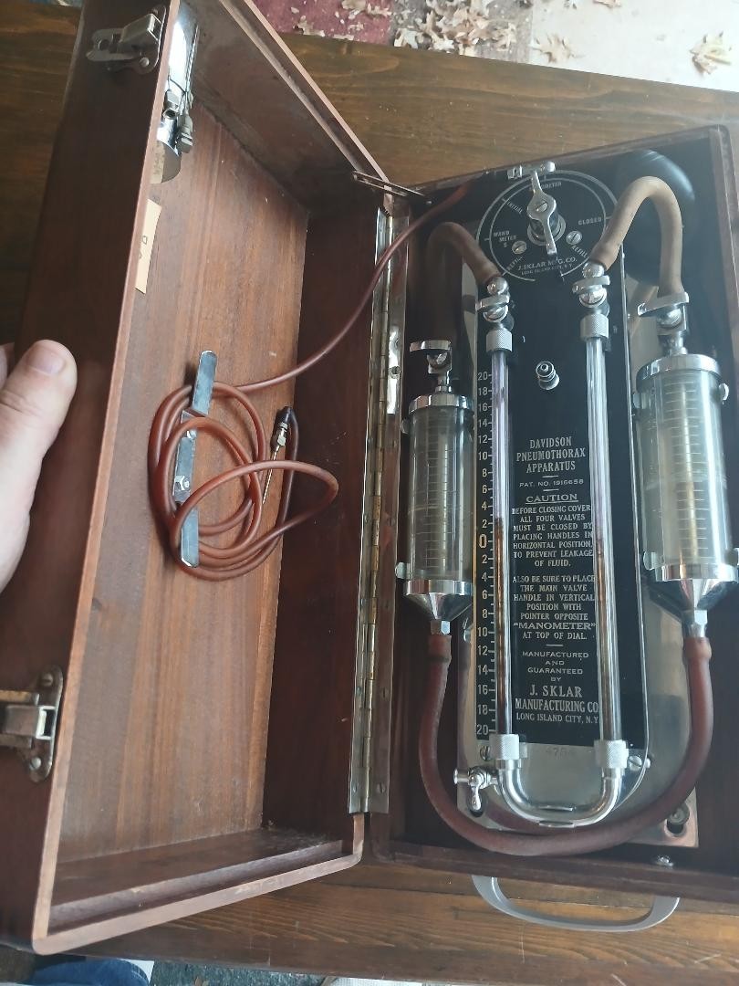EXCELLENT VTG ANTIQUE 1936 DAVIDSON PNEUMOTHORAX APPARATUS; TUBERCULOSIS MACHINE