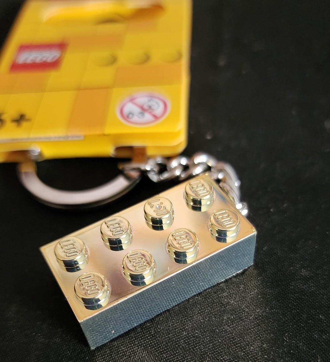 LEGO Metallic Gold BRICK 2x4 Key chain 850808 NEW With Tag