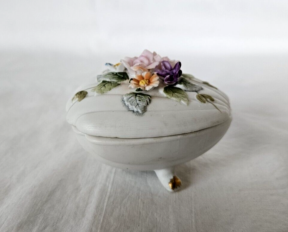 Vintage Lefton Clamshell Shaped Capodimonte Flowers Bisque Trinket