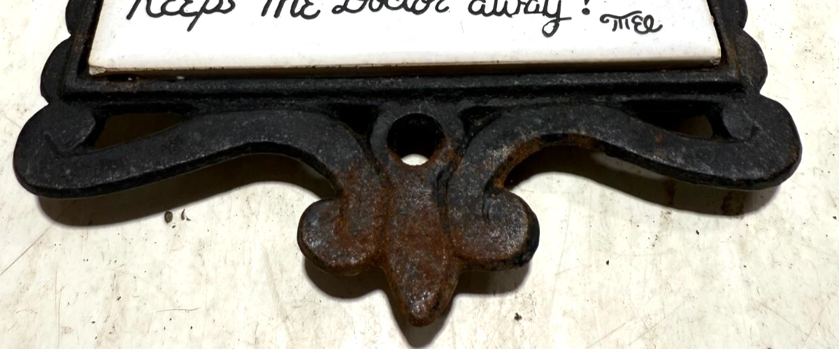 Tile And Cast Iron Trivet Cathay An Apple A Day Keeps Doctor Away Worm - product detail image 2