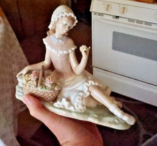 Vintage 8" Lladro Figurine Woman Lady Sitting Basket Flowers Dress Porcelain NR