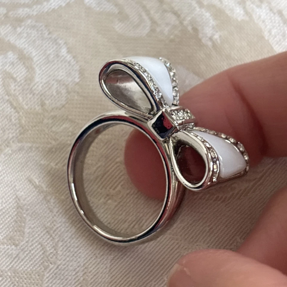 Park Lane Lola Ring Size 9 Silver Tone MOP Bow Tie Super Darling Rare HTF Euc - Image 4 of 4