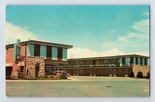 Postcard Wyoming Riverton WY Thunderbird Motel 1960s Unposted Chrome