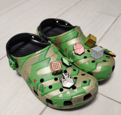 Minecraft Crocs Size Mens 7 Womans 9 Comes With Minecraft Themed Croc Charms
