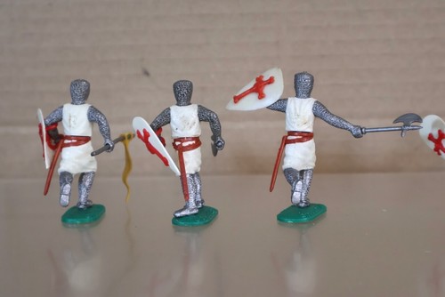 TIMPO SWOPPETS 5 x CRUSADER KNIGHTS with AXE & SPEAR ol - Picture 7 of 10