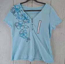 Croft Barrow Size Large Blue Stretch Floral Embroidered V Neck Button Top NWT