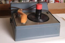 VICTROLA RCA Victor ~ Model 7-EY-2JJ ~ 45 RPM Record Player ~ PARTS or REPAIR