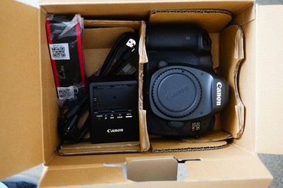 Canon EOS  5DSR 50.6 mp Camera Body Excellent Condition Low 32,521 Shutter Count
