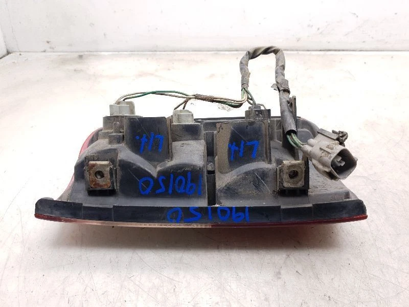 93-98 MONTAJE LUZ TRASERA IZQUIERDA LADO CONDUCTOR TOYOTA T100  Foto 4 de 4