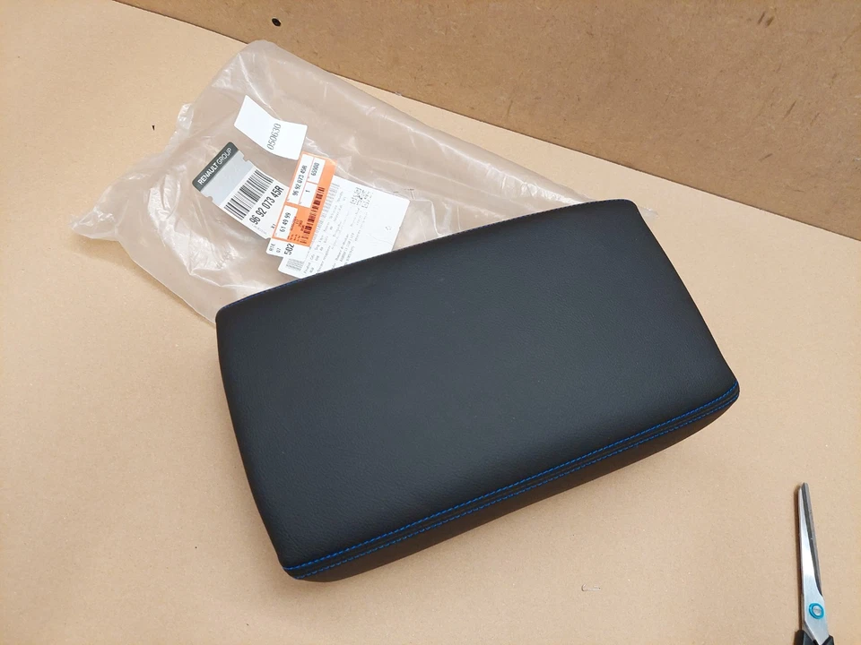 Renault Kadjar Center Console Leather Armrest Lid 969207345R 2019-2023 Genuine - Image 2 of 4