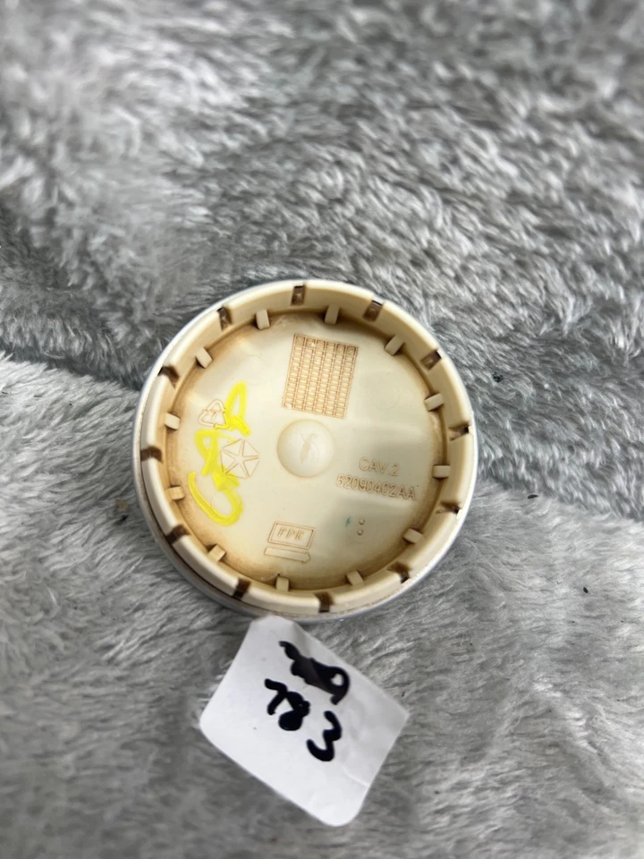 Tapa central de rueda blanca Jeep Wrangler Grand Cherokee Compass Commander 52090402AA Foto 3 de 4