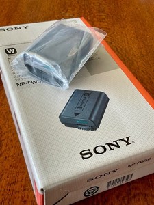 SONY Battery & Quick Charger  Fits A7 A7R A7R II A7S II RX100 RX10