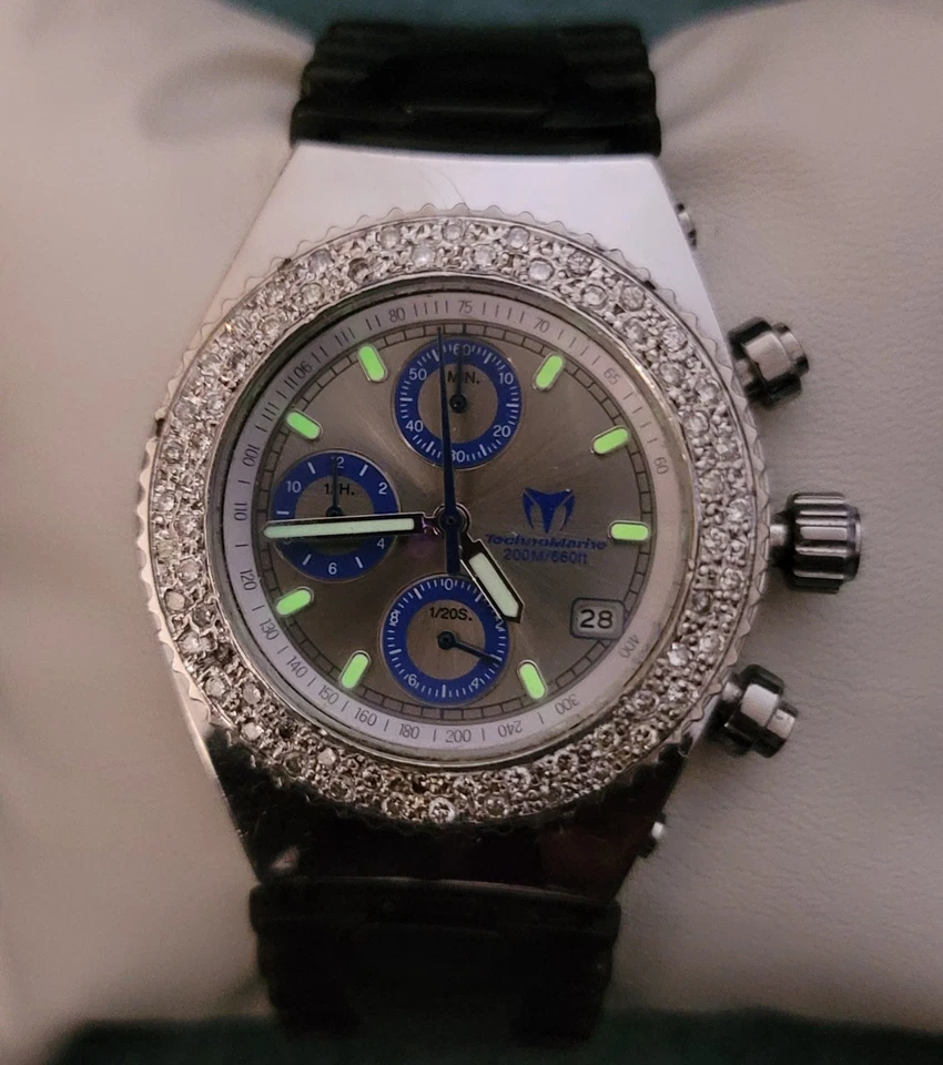 Reloj Technomarine Cronógrafo Diamante 200/660 ft Foto 2 de 4