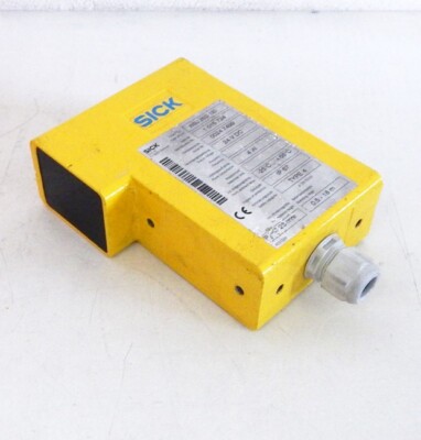 SICK WSU 26/2-130 1015724 4W Lichtschranke Näherungsschalter - used -