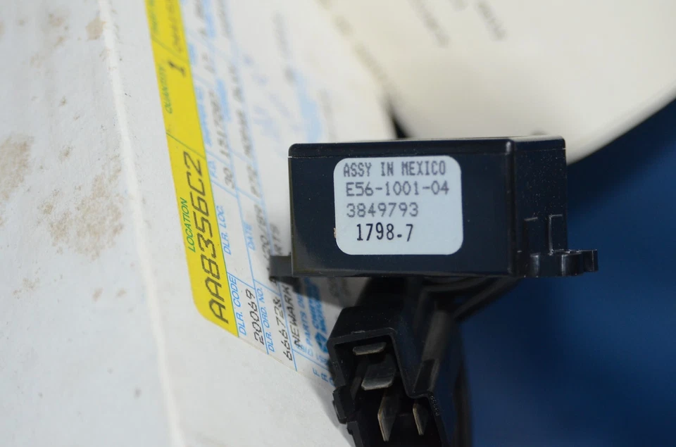 Nuevo de Lote Antiguo 1986-87 Dodge Diplomat Aire Acondicionado Ciclismo Interruptor Original OEM Mopar 4419337 Chrysler Foto 2 de 4