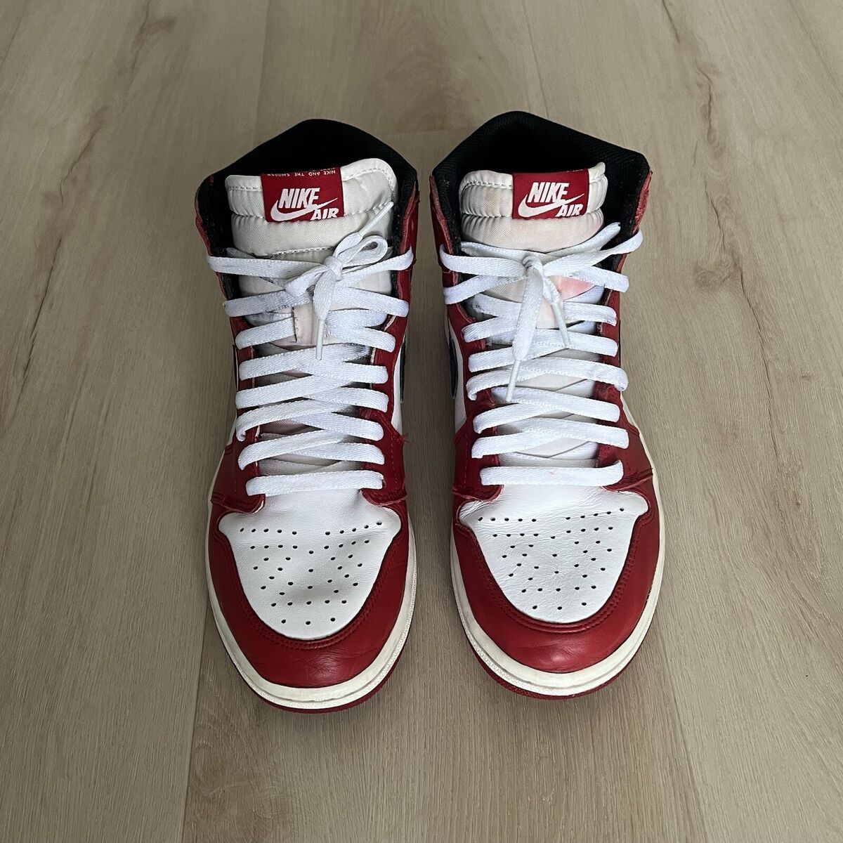 Nike Air Jordan 1 Retro High OG Chicago 2015 Size 9 Pre Nike Air Jordan 1 Retro High OG Chicago 2015 Size 9 Pre