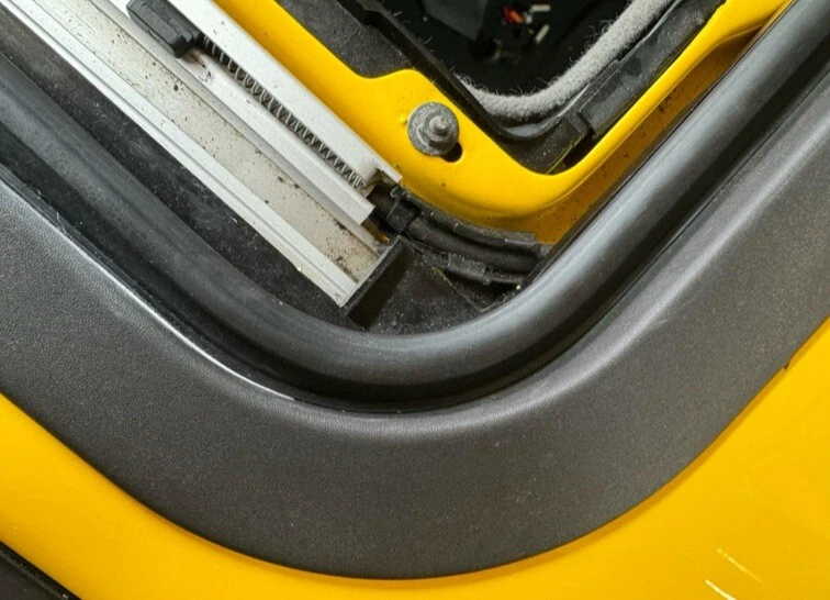 BRAND NEW PERFECT FIT PEUGEOT 106/SAXO SUNROOF SEAL SEE FITMENT PICTURE - Image 2 of 2