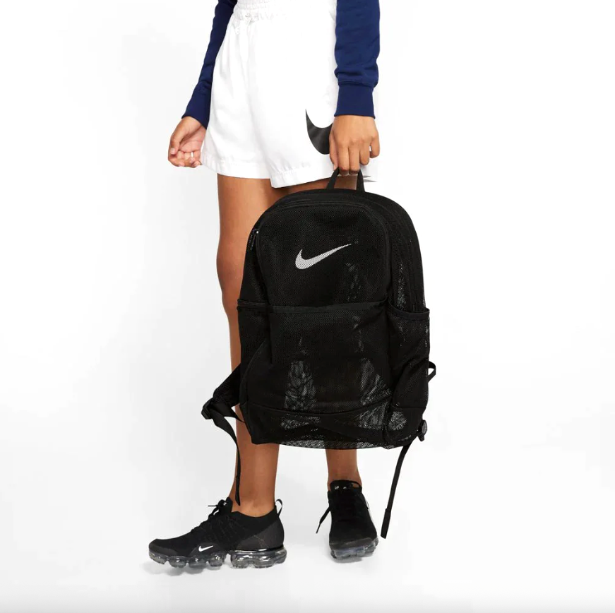 net nike backpack Select with Ball V Black CAPACITY: 23 L net is made elastic so it fits any challenge Nike Elite Mesh Backpack Black