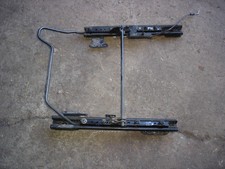 Renault clio sport 197 200 front seat drivers side base runner