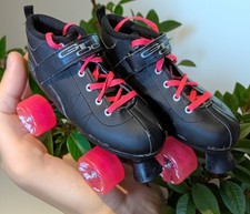 Pacer GTX 500 Men's Black Roller Skates Size 6 with Pink Laces/Wheels