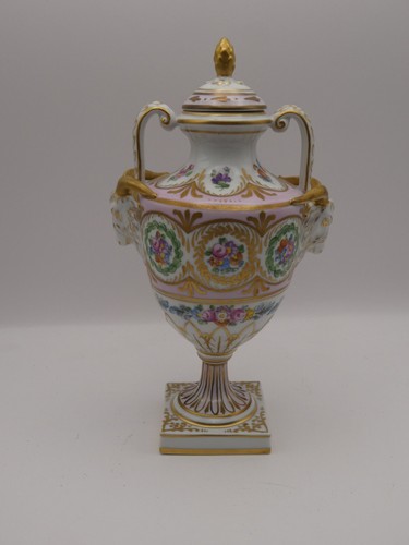 Attractive Vintage Dresden Porcelain Vase Urn Rams Head Handles - 7.5" - Picture 3 of 8