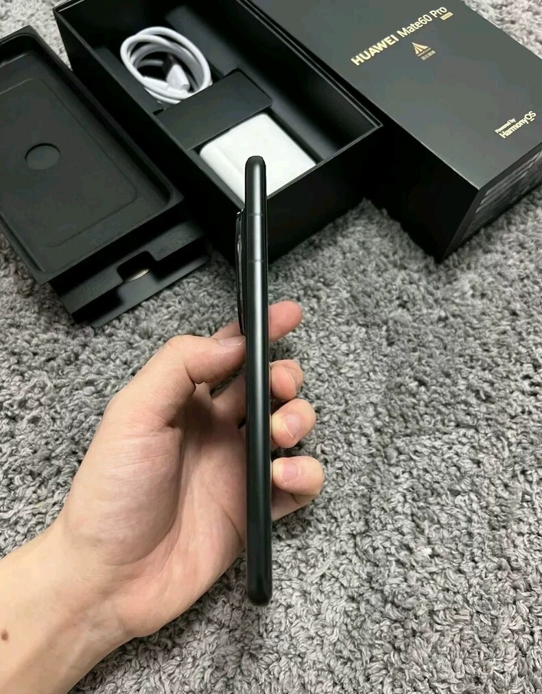 Huawei Mate 60 Pro 6.82 Huawei Mate 60 Pro 6.82