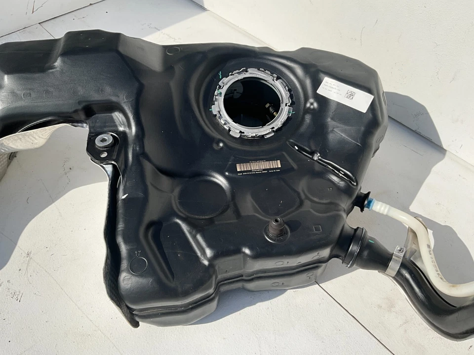 2018–2019 AUDI A5 QUATTRO РЕЗЕРВУАР ТОПЛИВНОГО БАКА 2,0 Л В СБОРЕ ОТ ОРИГИНАЛЬНОГО ПРОИЗВОДИТЕЛЯ 8W6201021 - Изображение 3 из 4