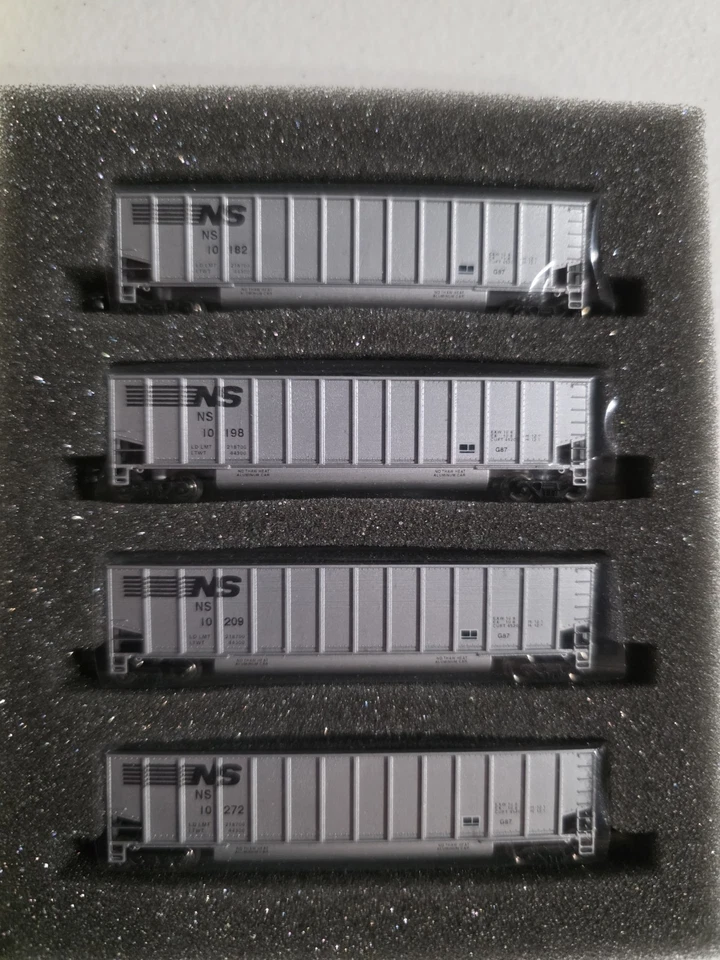 American Z-Line 9011 NS Z-Scale BethGon II Coalporter Freight Cars (Pack of 4) - Image 2 of 2