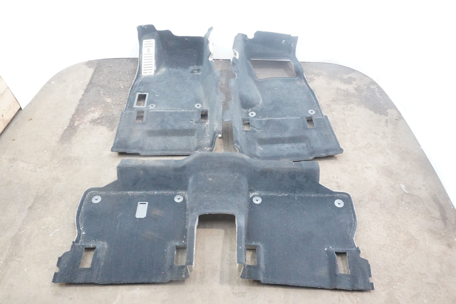 Maserati Levante Trofeo 2019 Front Right Floor mats Set P/N 670149458