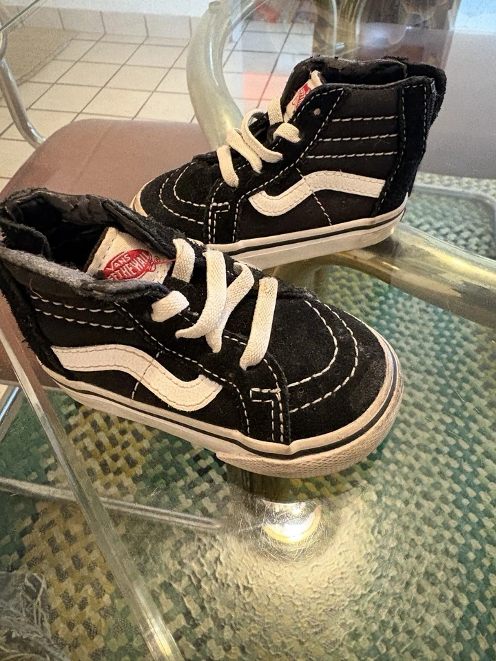 Lote de zapatos para niños pequeños Vans y Converse de 3c-5c Foto 4 de 4