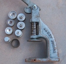 Vintage Handy Junior Button Press Machine plus dies 40 36 30 22