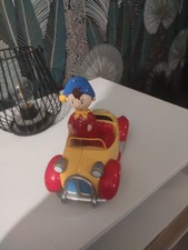 Jouets - OUI OUI DANS SA VOITURE MUSICALE - Golden Bear Products Ltd