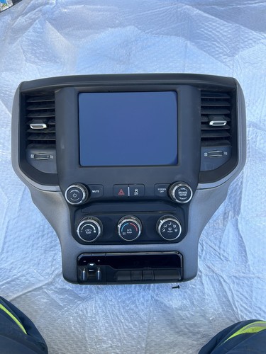 2019-2024 Ram 1500  8.4" Touch Screen Radio Display Big Horn 19 20 21 22 23 24 - Picture 2 of 8
